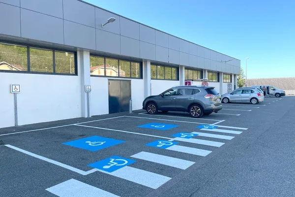 marquage place handicapes - tarn et occitanie